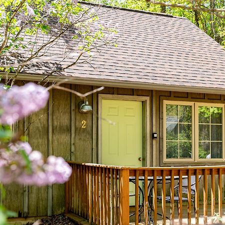 Love Ridge Mountain Lodging Lyndhurst Exterior photo