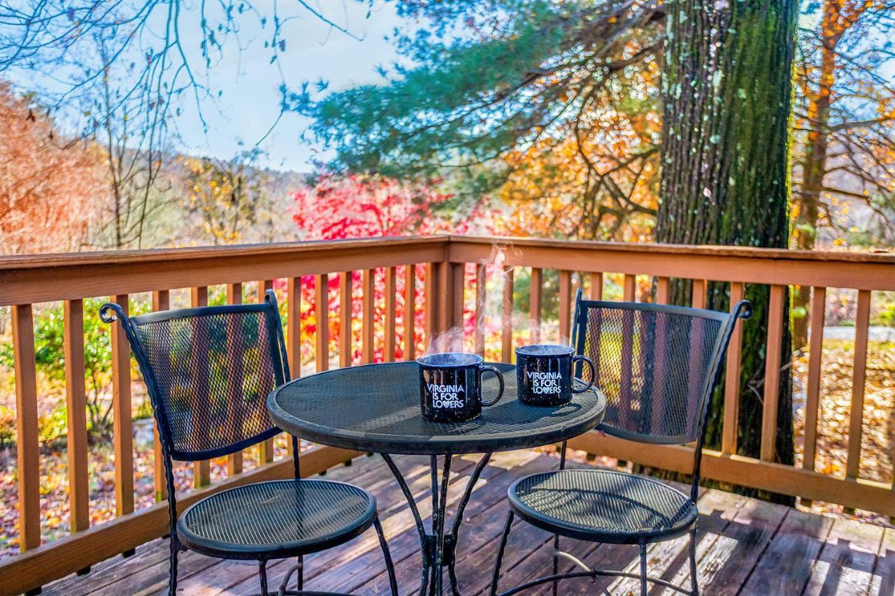Love Ridge Mountain Lodging Lyndhurst Exterior photo
